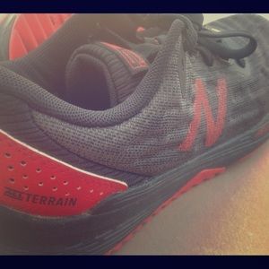 New Balance All Terrain Sneaker US 4